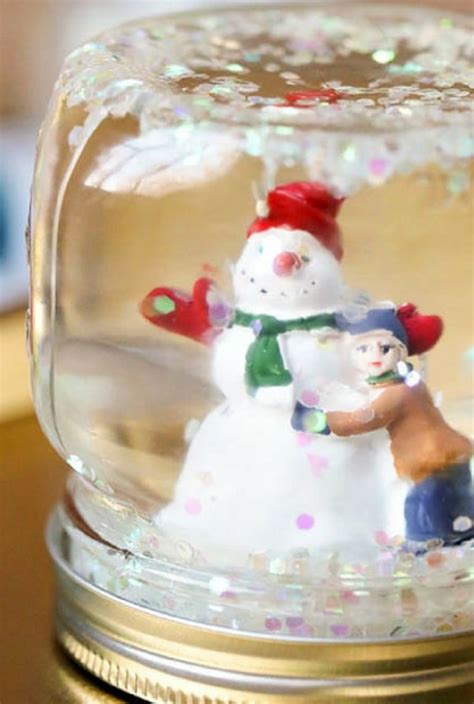 20 Charming Diy Snow Globes That Kids Will Love Homemydesign