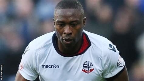 Shola Ameobi Fleetwood Sign Ex Newcastle And Bolton Striker Bbc Sport