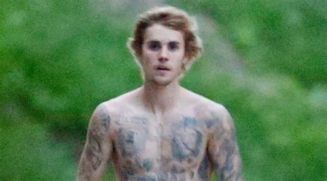 Justin Bieber Goes Shirtless For His Neighborhood Stroll Justin
