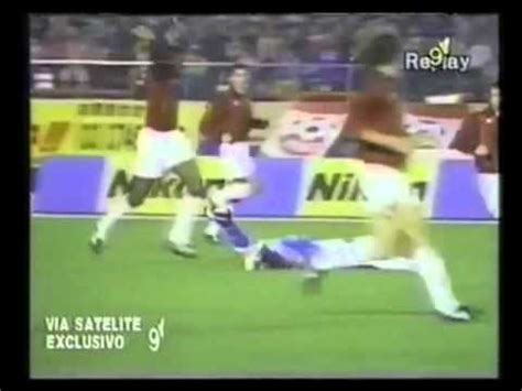 La camiseta fue intercambiada por marcel desailly en el campo comentario: Velez vs Milan - Final Intercontinental 1994 (Partido ...