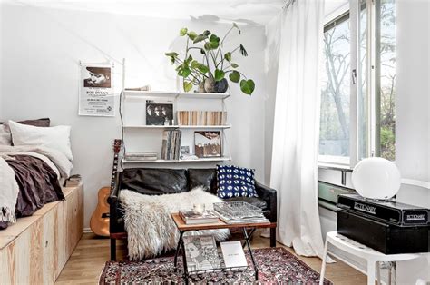 Tiny Dreamy Studio Apartment With A Raised Bed Daily Dream Decor