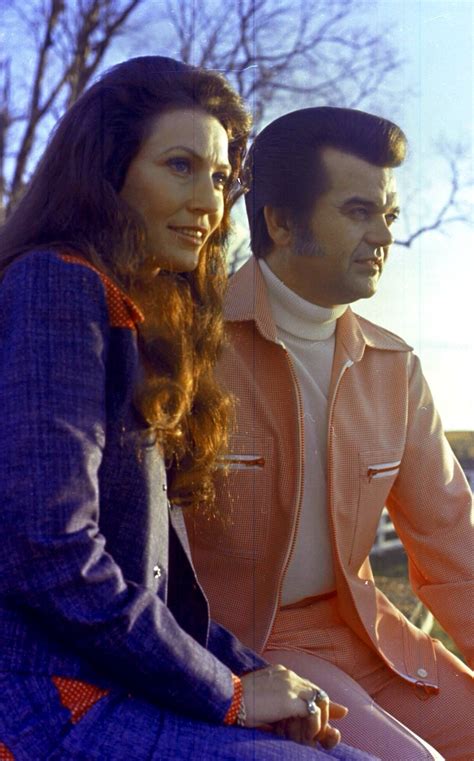 Loretta schrijver is vandaag (16 mei) 62 jaar geworden. Icons and Legends... Loretta Lynn... - Down On Music Row ...
