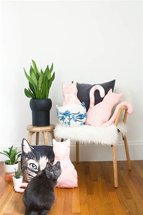 Diy No Sew Cat Pillow With Free Pattern Idle Hands Awake