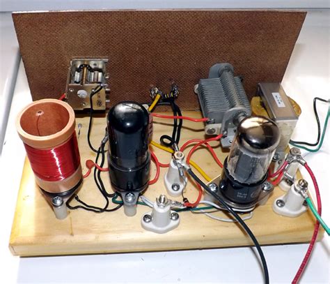 A Low Power Am Wireless Broadcast Transmitter For Use With Antique Radios