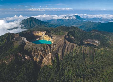 15 foto tempat wisata bukti keindahan alam indonesia from cdn.idntimes.com. gambar pemandangan indah di indonesia | XTRA TWO