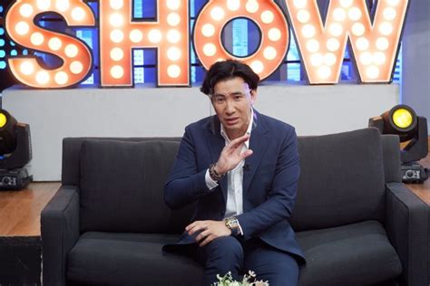 ข่าวนี้หกปีแล้ว,,,,, เคยแต่หักอกเค้า มาวันนี้กรรมก็เลยตามสนอง หนุ่ม กรรชัย ซะบ้าง เมื่อ ป๊อก ปิยะธิดา หวานใจที่คบกันมา 5 ปี บอกเลิกลาอย่างไม่. หนุ่ม กรรชัย เผยที่มาฉายามาเฟียสื่อ ยันช่วยสังคมไม่เคย ...