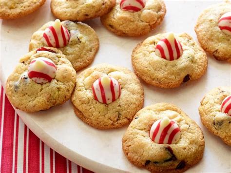 They'll keep you loaded up with a steady supply of cookies all season long, but they'll also leave you these festive, swirly cookies may seem fancy, but all you need are your basic sugar cookie ingredients along with some red and green sugar. Macadamia-Almond Christmas Cookies Recipe | Nancy Fuller | Food Network