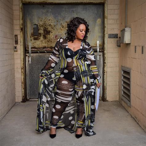 Explore our collection of plus size petite clothing perfectly. Ashley aka MsBeYouDoYou (With images) | Petite models, Full figure fashion, Plus size fashion
