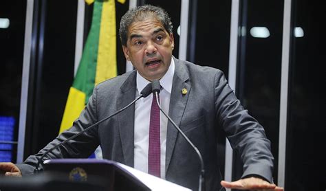 Isso porque, no dia 11 de novembro, foi aprovada a lei de modernização trabalhista (lei nº 13.467, de 13 de julho de 2017). Governo Temer retalia senador que votou contra a reforma ...