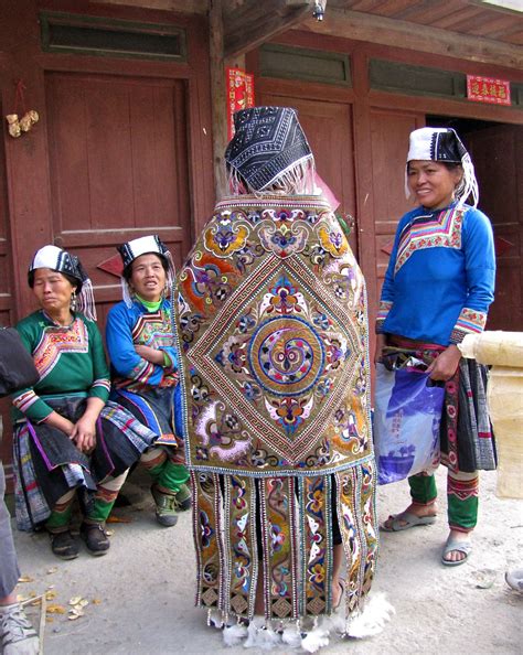 miao,-wujia-village-style,-rongjiang-congjiang-counties,-guizhou,-china-hmong-clothes,-miao