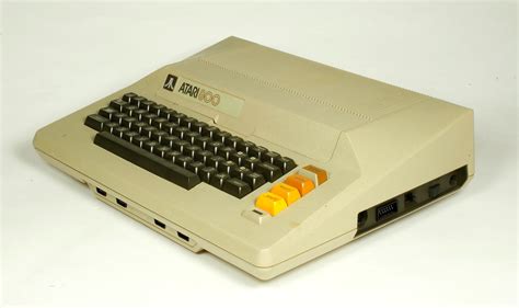 Computer Console Atari System 800 1980 1983