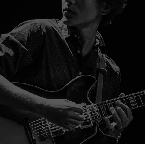 ARTISTS | Ibanez guitars