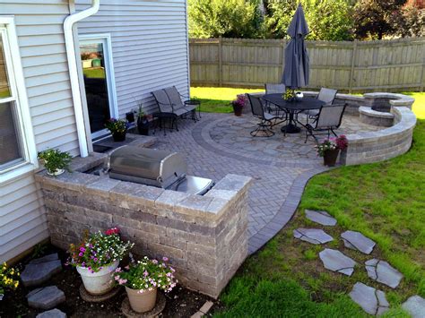 Curved Paver Patio And Outdoor Kitchen Design Ideas Archadeck