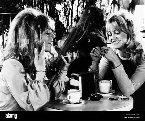 Shampoo From Left Julie Christie Goldie Hawn 1975 Stock Photo Alamy