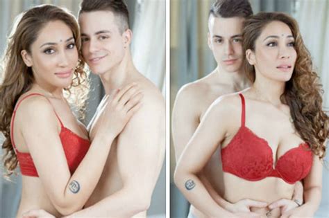 Bigg Boss Hot And Sexy Sofia Hayat Shares Nude Photos Goes Viral News Gujarati