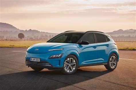 Mobil pure electric dari hyundai resmi hadir untuk pasar indonesia dengan sejumlah kelebihan. Hyundai Kona Electric Facelift Bisa Dipesan, Harga Naik Rp ...
