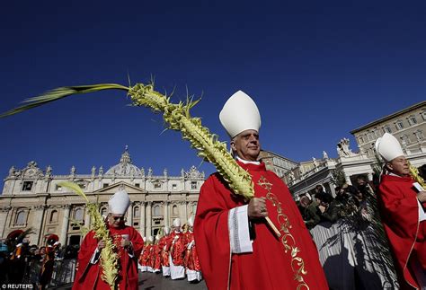 Pope Pays Tribute To Todays Martyrs In Palm Sunday Address Daily