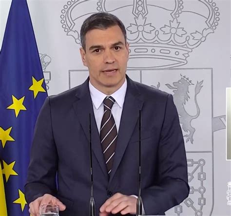 Presidente del gobierno de #españa. Pedro Sánchez cambia un detalle de su 'look' después de semanas de debate | El HuffPost