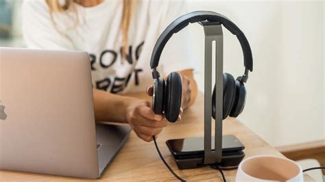 2021 ᐉ Raptic Rise Charging Headphones Stand Features A