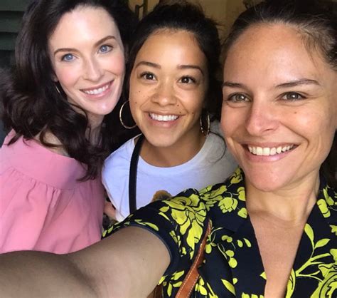 Jane The Virgin Cast Jane The Virgin Photo 40664348 Fanpop