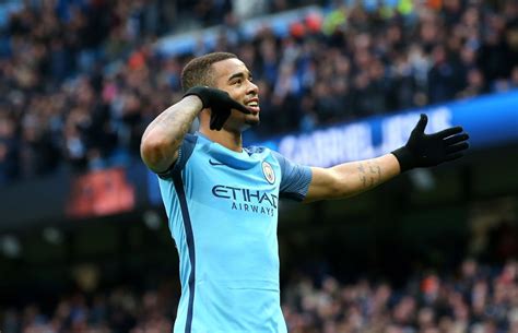 The brazil striker, 24, saw red for his horrendous challenge on chile's eugenio mena. Guardiola confirma desfalques de Gabriel Jesus e De Bruyne ...