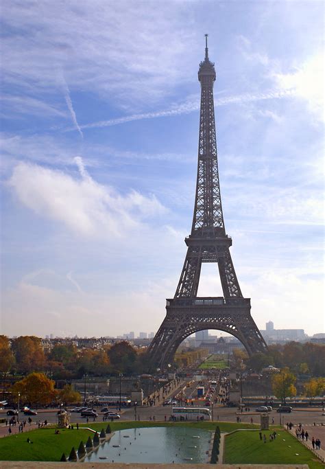 Famous Buildings In Paris Images World Visits Tours The Eiffel Tower