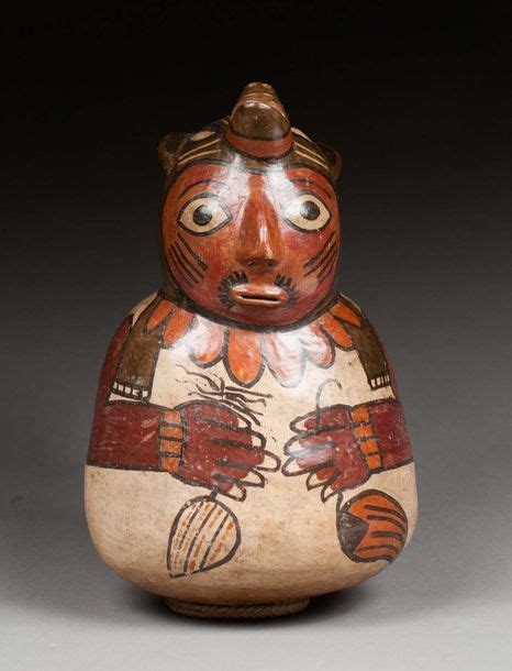 Vase anthropomorphe présentant un chamane portant une peau de renard