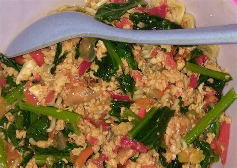 Hal ini dikarenakan langkah persiapan berisikan beberapa langkah untuk mengolah bahan dan resep dengan merata. Cara Membuat Seblak Goreng Mie - Cara Membuat Seblak Mie ...