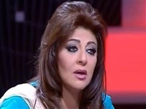 وكان زواج هالة صدقي للمرة الثانية قد أثار حالة من الغضب في الأوساط القبطية الأرثوذكسية، لأنها حصلت على حق لم يحصل عليه آلاف المسيحيين، حيث تتشدد الكنيسة القبطية في منح التصريح للمطلقين. هالة صدقي: "عبدالرحمن أبو زهرة فنان عظيم وللأسف لا نهتم ...