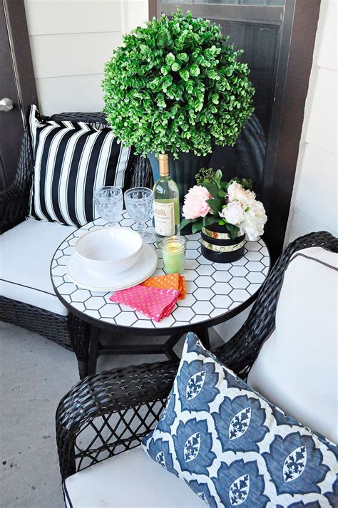 This deck decoration idea shows you how easy it is to turn your deck into an outdoor living space that reflects your sense of style and charm. How to Maximize Small Outdoor Patios - My List of Lists