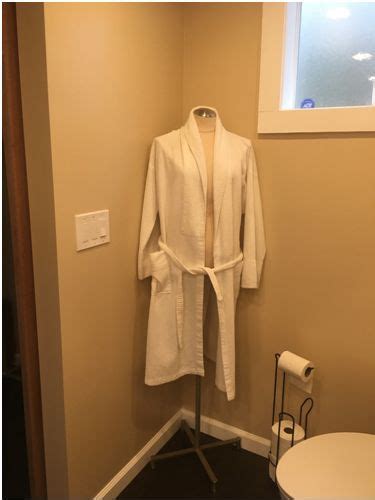 Swoonworthy Reasons To Use A Mannequin Dress Form In Your Airbnb