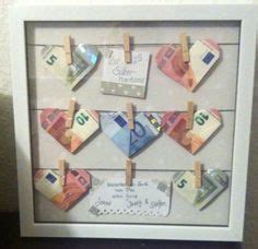 Eine einfache anleitung wie man einfache deko blumen mit papier selber basteln kann. Geldgeschenk zur Hochzeit - DIY Geldscheine in Herzform | Kreativliste.de ★ Meine Blog-Posts ...