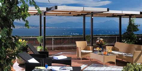 Trattoria pizzeria maria a napoli: 6 ristoranti con terrazza a Napoli con panorami mozzafiato