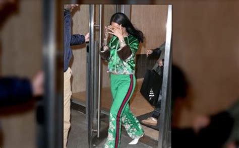 Rihannas Bodyguard Lets Door Slam On Her