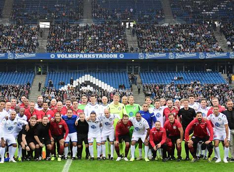 Welcome to john collins for the 55th! Emotionales Abschiedsspiel von Rafael van der Vaart | HSV.de