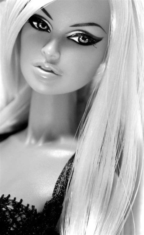Pin On Barbiedoll Black And White Photos 1