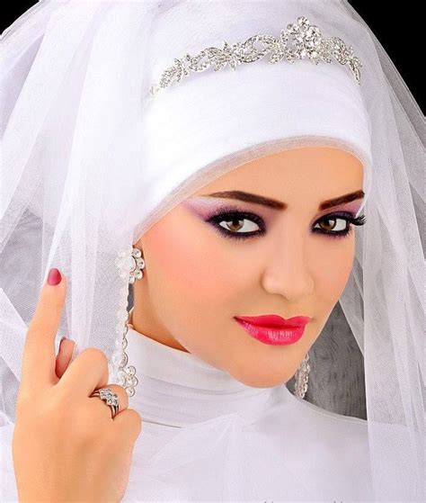 Makeup And Hijab Ideas For Veiled Brides Bride Makeup Wedding Hair And