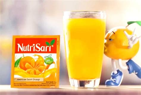Konsep iklan tersebut menggabungkan apa yang dilakukan produknya dengan gambar binatang yang rambutnya terjebak. 8 Iklan Jadul Yang Bikin Kamu Senyum Senyum Sendiri
