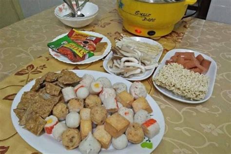 Tambahkan garam, pala bubuk kedalamnya. Steamboat Paling Mudah & Sedap, Tiga langkah Memasak Aje