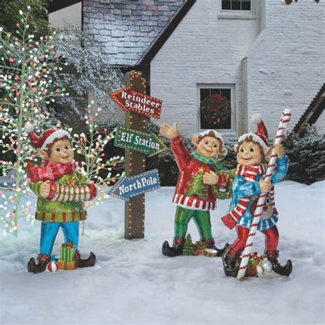 Choose from our selection of christmas door mats as a fun and easy way to ring at the holidays as guests ring the doorbell. Outdoor Christmas Decor - Outdoor Christmas Displays ...