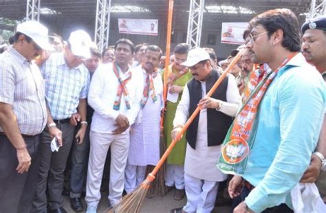 He is the son of former bjp mp dr. 10 Pictures Of Our Netas Wielding The Broom For # ...
