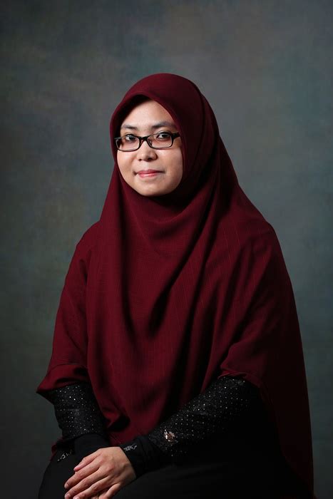 Ustazah noor farah fatin binti pa'ais. BAHAGIAN FATWA