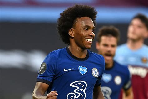 Chelsea football club is an english professional football club based in fulham, london. Chelsea reopen contract talks with in-form Willian - We ...