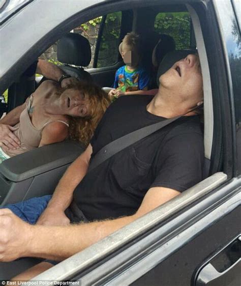Ohio Police Share Photos Of Overdosed Parents In Front Seat Of Car With