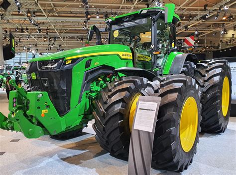 John Deere to cull a significant chunk of its dealer groups? - Agriland