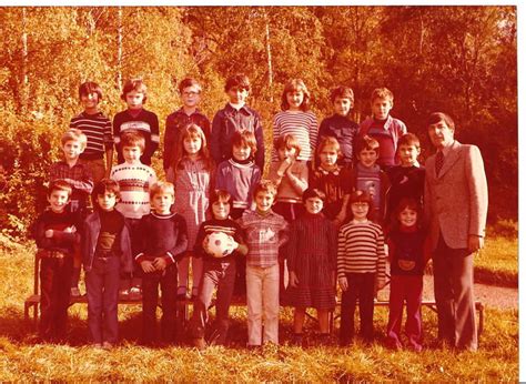 Photo De Classe Ce1 1979 1980 De 1979 Ecole Montat Verrerie Copains
