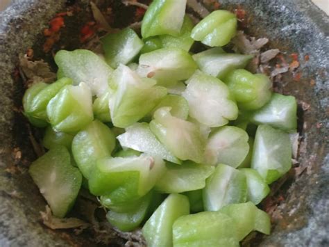 Resep sambal kacang belimbing wuluh oleh unhajiee resep kacang from www.pinterest.com. SAMBAL BELIMBING MENTAH,RAMAI YANG CARI - Dari Dapur Kak Tie