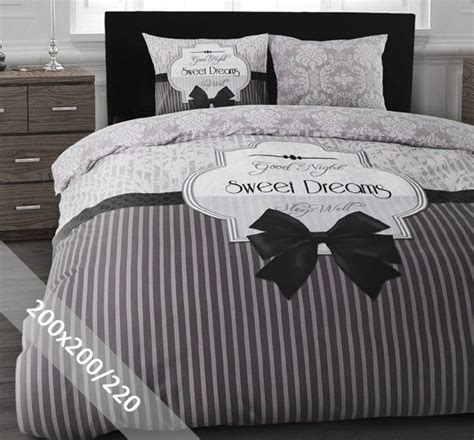 Wall cabinets hang on the walls, above the countertop. DreamHouse Dekbedovertrek - Sweet Dreams - 200x200-220 cm ...