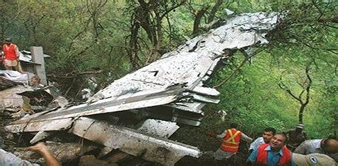 Delapan Tahun Lalu Pesawat Sukhoi Superjet Jatuh Di Gunung Salak