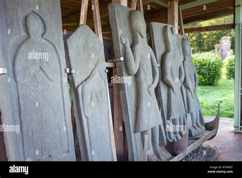Effigies 1300s Hi Res Stock Photography And Images Alamy